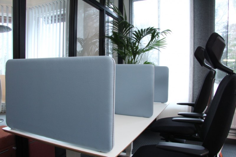 Götessons akoestische opzetwand ScreenIT A30 Above Desk 2000 x 450 mm 