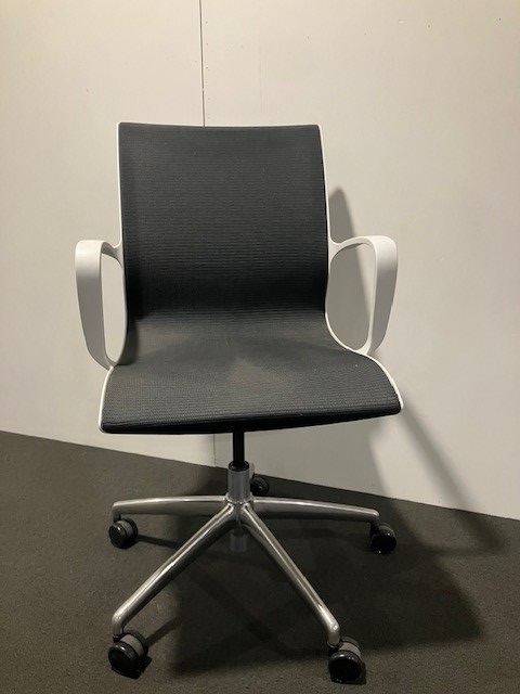 Boss Kara conferentiestoel 