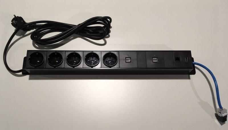 Götessons Powerinlay 5 x Stroom, 4 x USB charger, 1 x Data en 1 x HDMI   