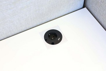 Götessons Power Grommet vierkant 1 x stroom + 1 x USB Charger  702532 1