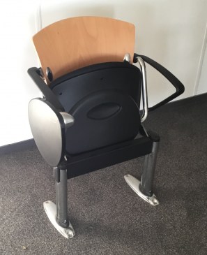 Sesta wachtstoel met schrijfplateau beuken rug  OUTLET-146 0